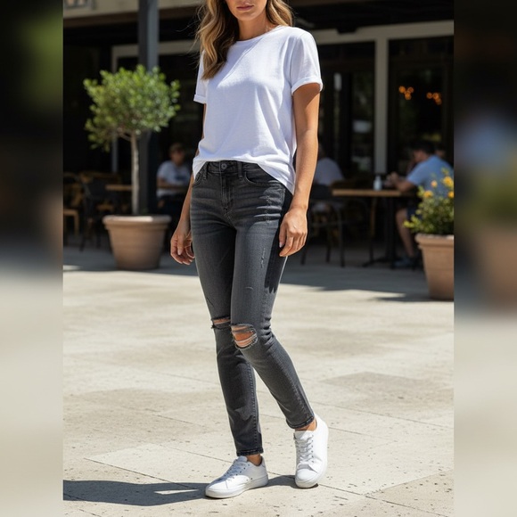 Hudson black Jeans Ankle Krista Super Skinny spandex size 28 size 6 distressed - Picture 1 of 16